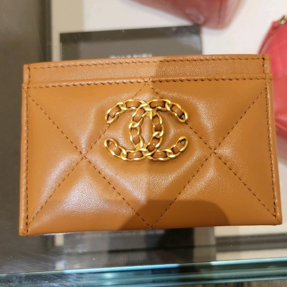 Chanel 19 Card holder